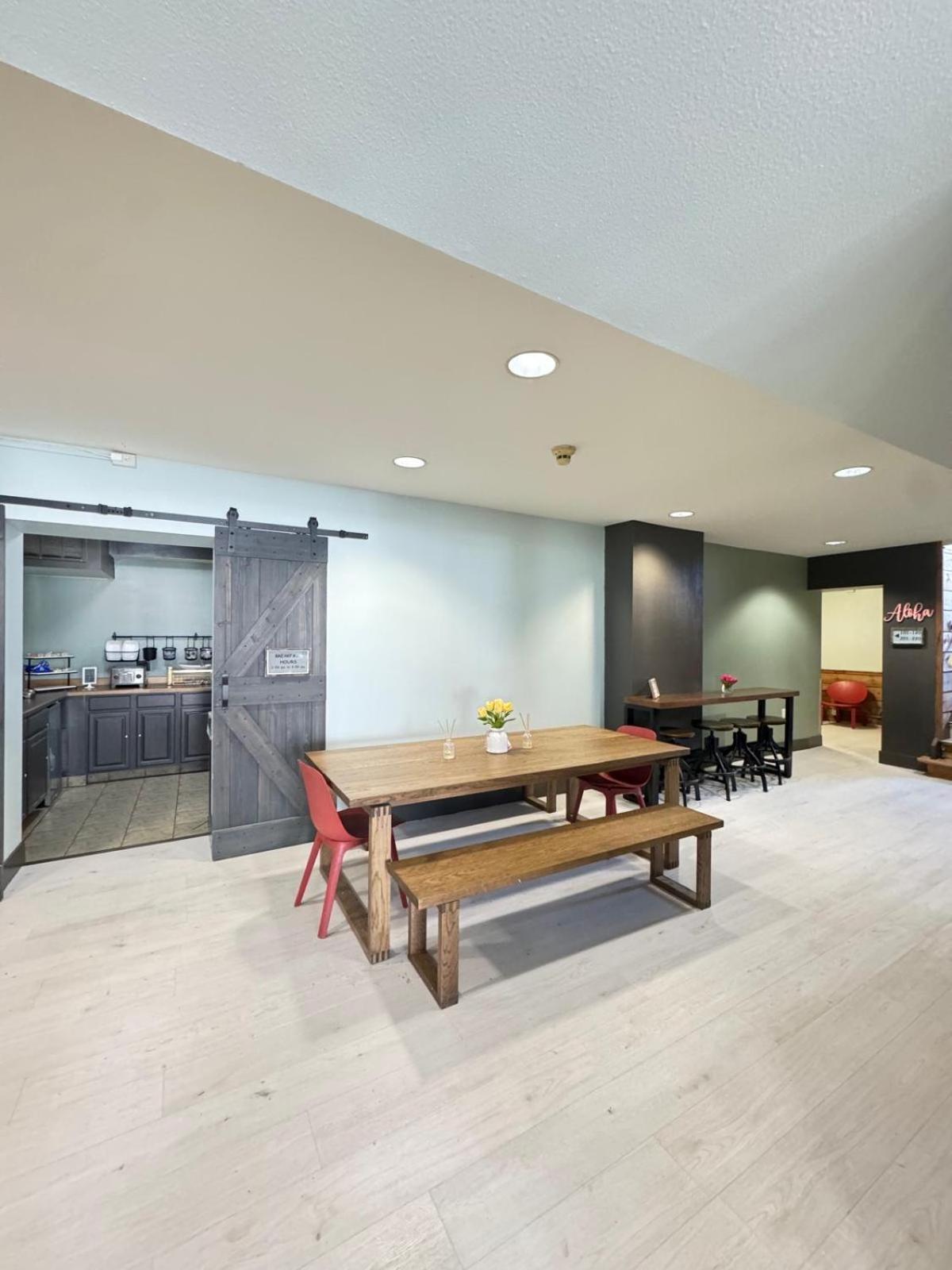 Valued Stay Aloha Madison Luaran gambar